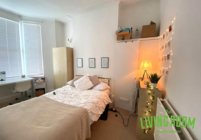 5 Bedroom House To Rent In Tewkesbury Street, Cathays, Cardiff, CF24