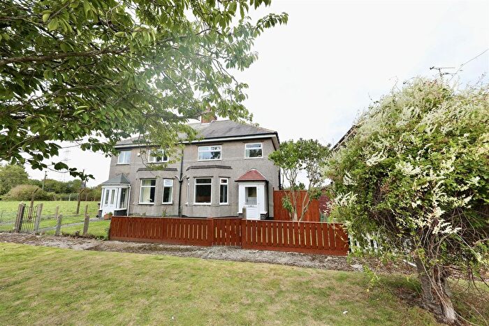 3 Bedroom Semi-Detached House For Sale In Waterworks Houses, Dunswell, Hull, HU6