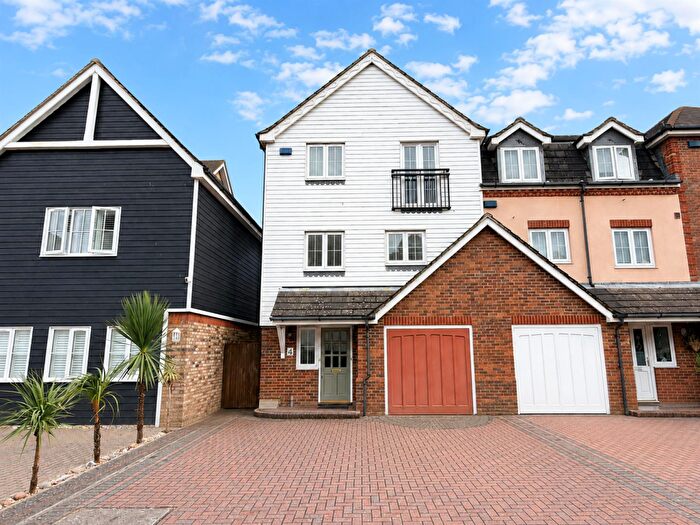 4 Bedroom Town House For Sale In Belvedere, Eastbourne, BN23