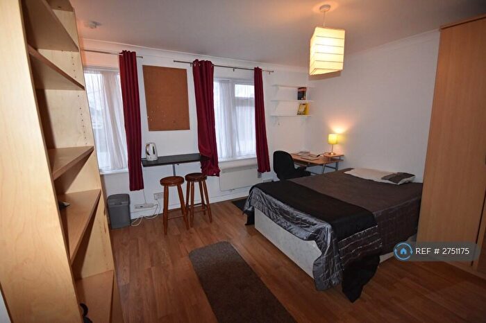 3 Bedroom Semi-Detached House To Rent In Burgess Road, Southampton, SO16