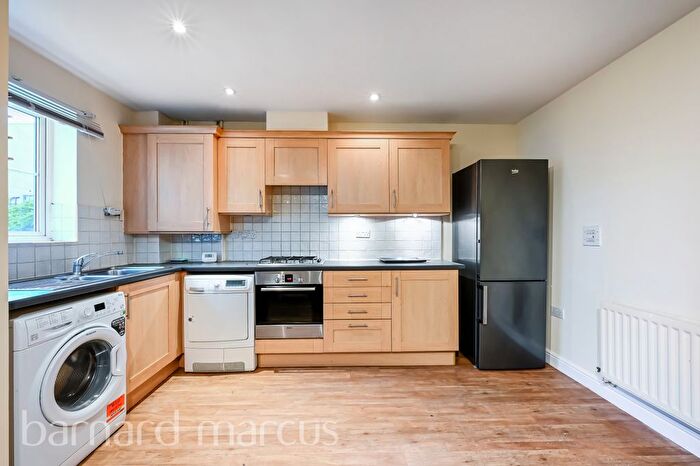 1 Bedroom Flat To Rent In Blakes Road, London, SE15