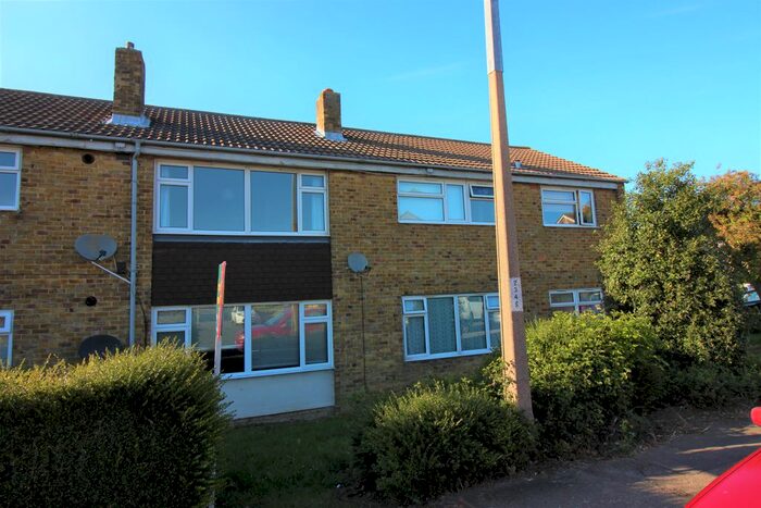 2 Bedroom Flat To Rent In Little Pynchons, Harlow CM18