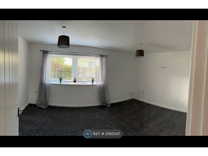 2 Bedroom Maisonette To Rent In Colston Road, Nottingham, NG6