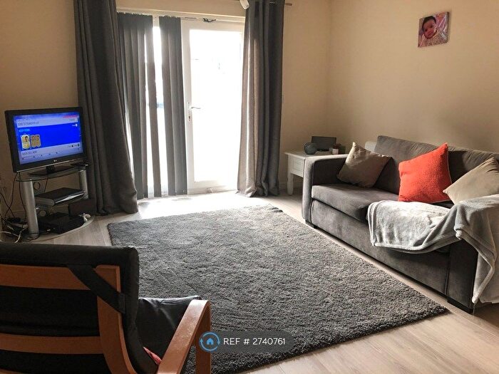 2 Bedroom Flat To Rent In Allesley, Coventry, CV5