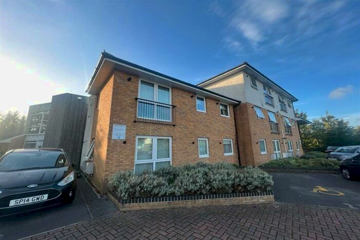 2 Bedroom Flat To Rent In Butts Road, Southampton, SO19