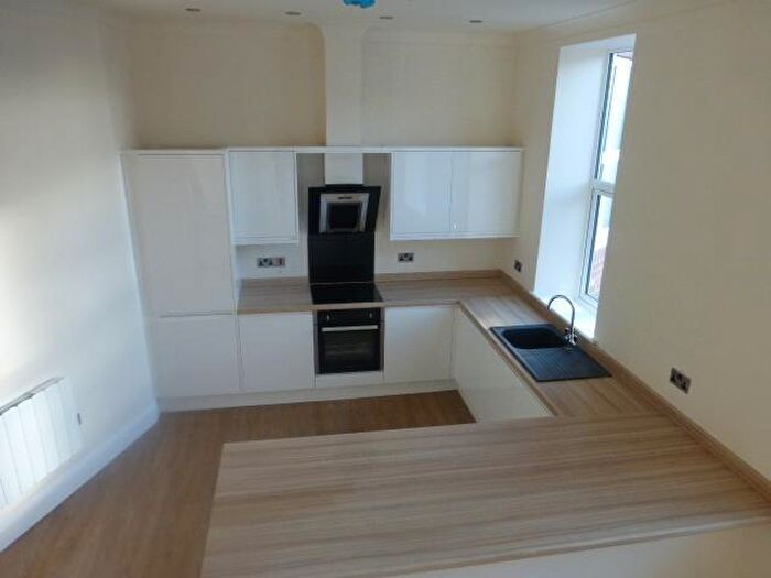 3 Bedroom Penthouse To Rent In Ferensway, Hull, HU2