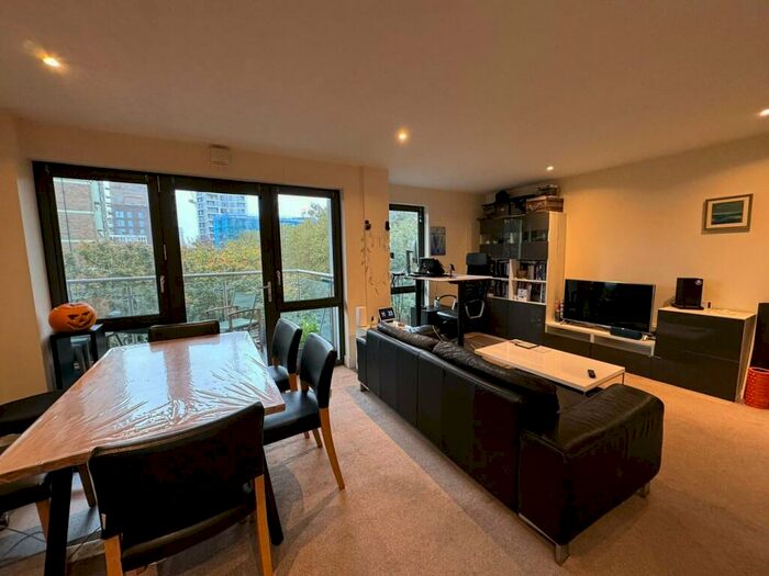 2 Bedroom Apartment To Rent In Gwynne Road, Battersea, SW11