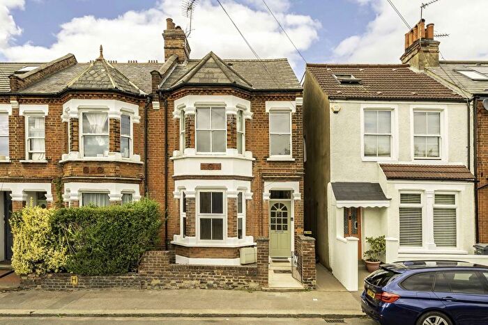 1 Bedroom Flat For Sale In Layton Road, Brentford, TW8