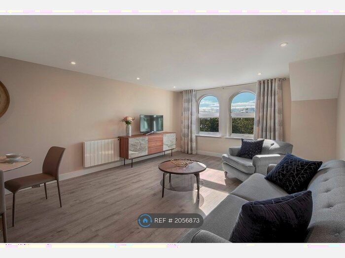 2 Bedroom Flat To Rent In Woodlands View, Lytham St. Annes, FY8