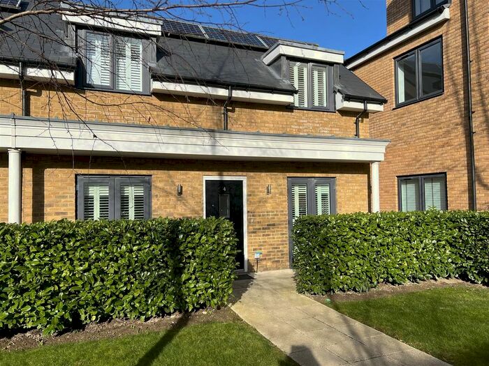 2 Bedroom End Of Terrace House To Rent In Sovereign, Victoria Road, Horley, RH6