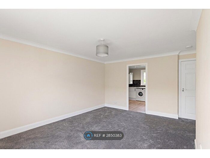 2 Bedroom Flat To Rent In Christian Crescent, Edinburgh, EH15