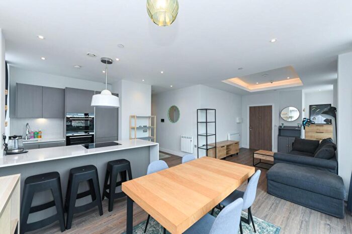 2 Bedroom Flat To Rent In Pavilion Road, West Bridgford, NG2