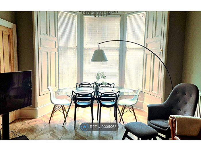 4 Bedroom Flat To Rent In Edinburgh, Edinburgh, EH1