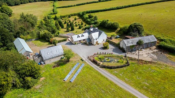 4 Bedroom Farm House For Sale In Llantrisant Road, Groesfaen, Rct, CF72