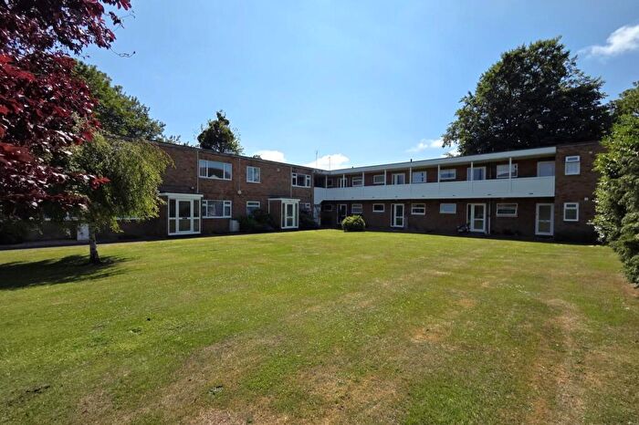 1 Bedroom Flat For Sale In Northwood Square, Fareham, PO16