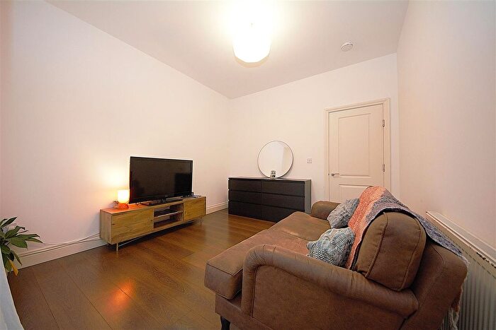 1 Bedroom Flat To Rent In Windsor Road, Holloway, N7