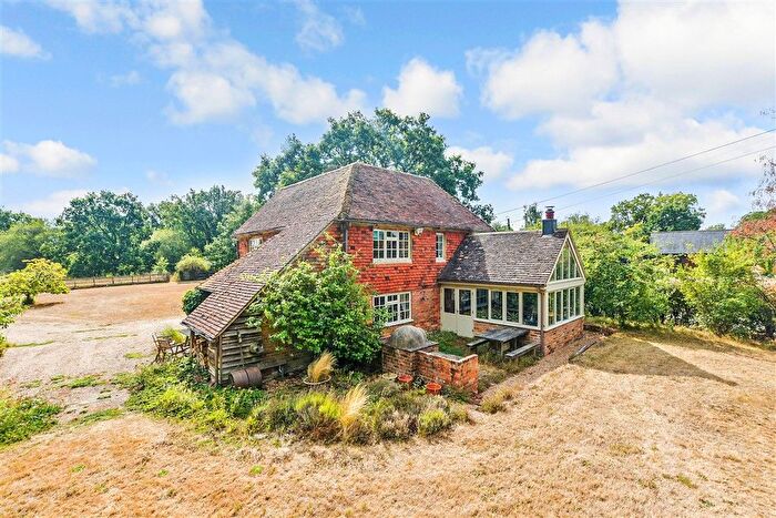 4 Bedroom Property For Sale In Waterman Quarters, Headcorn, Ashford, Kent, TN27