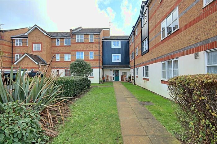 1 Bedroom Flat To Rent In Hispano Mews, Enfield, EN3
