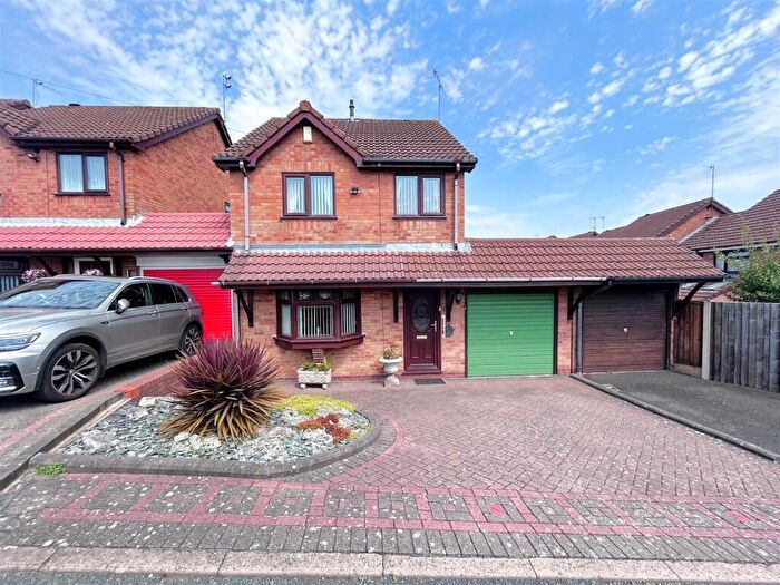 3 Bedroom Link Detached House For Sale In East Street, Brierley Hill, DY5