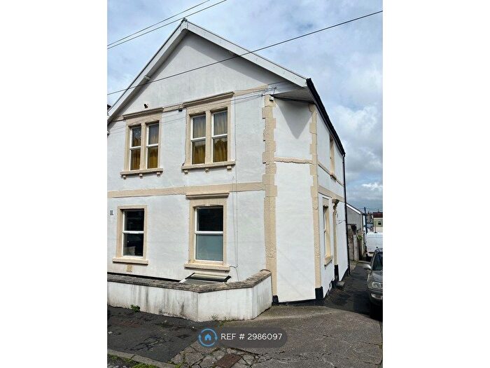 2 Bedroom Flat To Rent In Clyde Road, Bristol, BS4