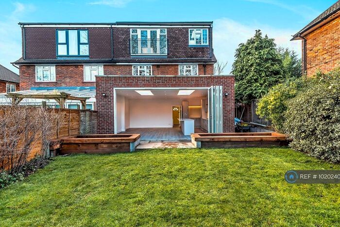 4 Bedroom Semi-Detached House To Rent In Gylcote Close, London, SE5