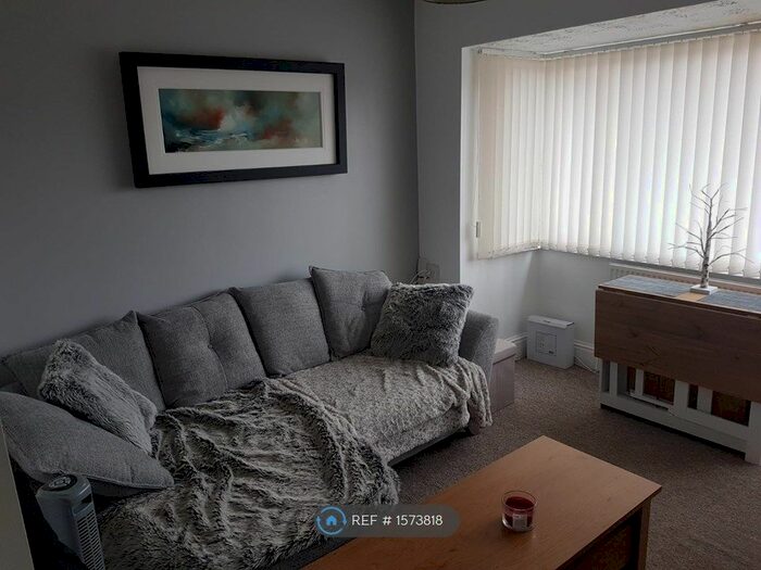 2 Bedroom Flat To Rent In Chesford Road, Luton, LU2