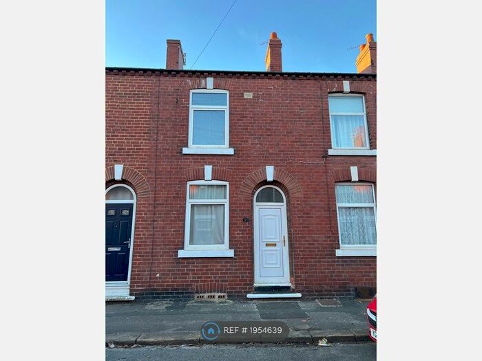 2 Bedroom Terraced House To Rent In Manor Road, Wakefield, WF2