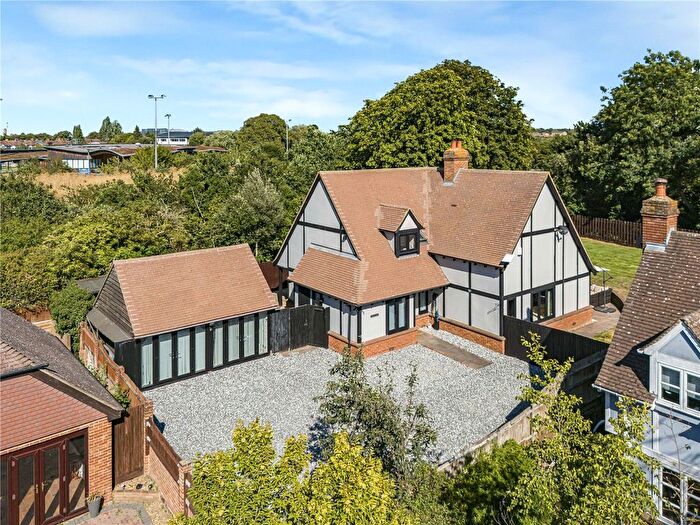 4 Bedroom Detached House For Sale In Darenth Road, Dartford, Kent, DA1