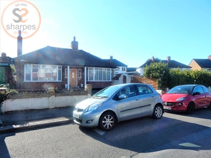 4 Bedroom Bungalow To Rent In Wandle Road, Morden, London, SM4
