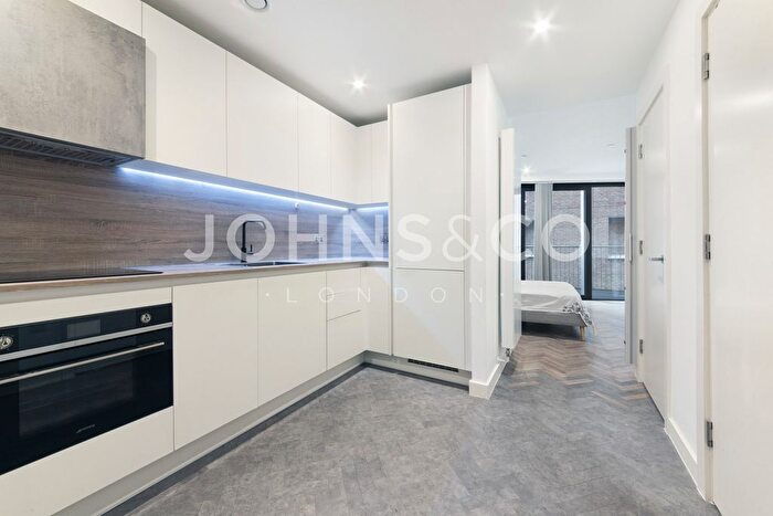 Studio To Rent In River Apartments, Gillender Street, London, E3