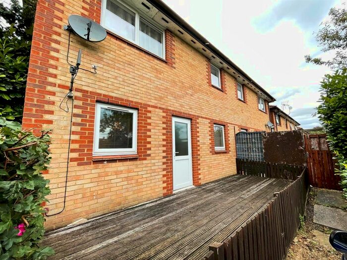 1 Bedroom Maisonette To Rent In Wheatcroft Close, Beanhill, Milton Keynes, MK6