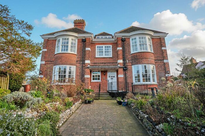 2 Bedroom Flat To Rent In Cliff Avenue, Ormesby House, NR27