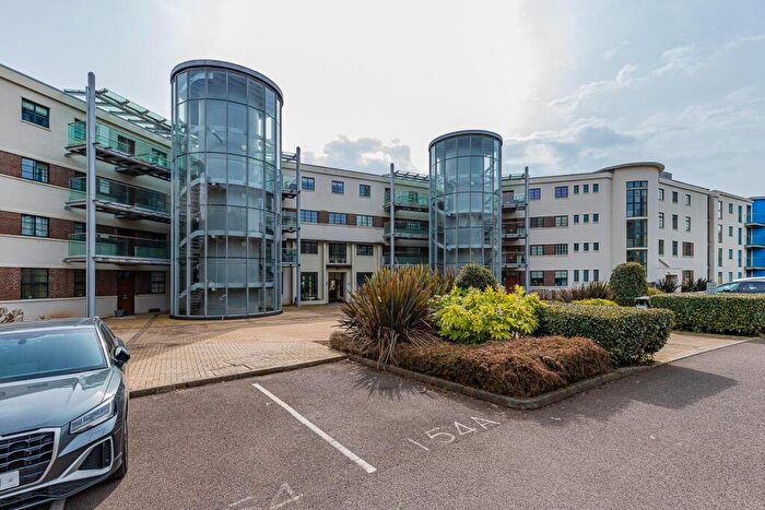 2 Bedroom Apartment For Sale In Hayes Road, Sully, Penarth, CF64