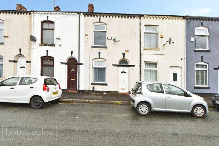 2 Bedroom Terraced House For Sale In South Street, Ashton-Under-Lyne, OL7