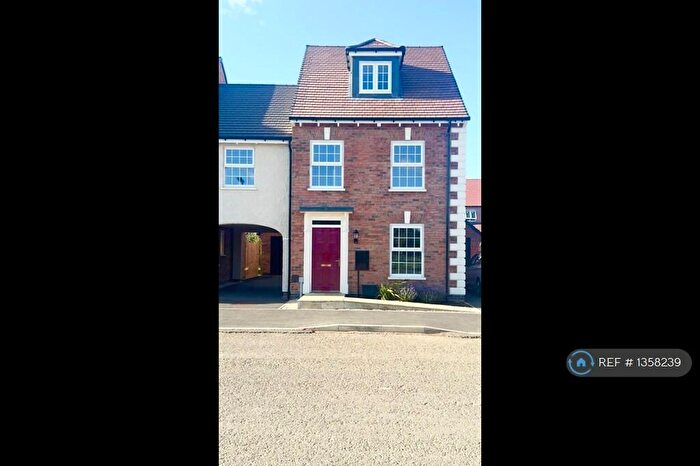 3 Bedroom Detached House To Rent In King George Avenue, Bedford, MK40