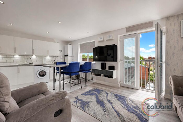 2 Bedroom Flat For Sale In Rotary House, Southend Road, Grays, RM17