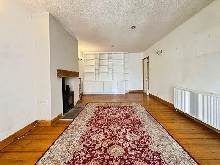 4 Bedroom Detached House For Sale In Summit Close, Bury, BL9