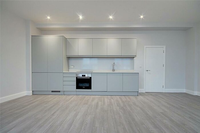 2 Bedroom Flat To Rent In London Road, Enfield, EN2