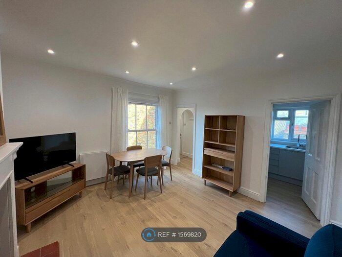 2 Bedroom Flat To Rent In Oxford Road North, London, W4