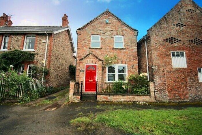 2 Bedroom Detached House To Rent In Church Lane, York, YO26