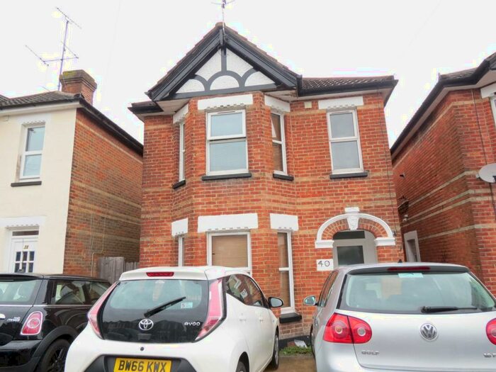 5 Bedroom House To Rent In Bedroom Detached House In Winton, BH9