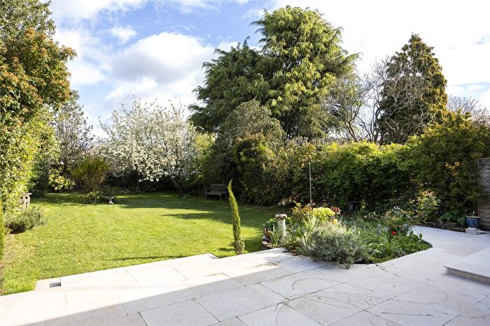 4 Bedroom Detached House To Rent In Wadham Close, Shepperton, TW17