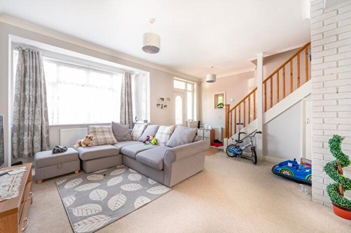 3 Bedroom End Of Terrace House For Sale In Winchester Road, London, E4