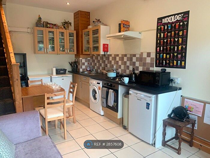 4 Bedroom Semi-Detached House To Rent In St. Clements Street, Oxford, OX4