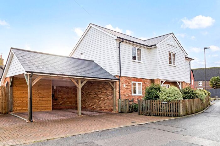 4 Bedroom Detached House For Sale In Parbrook, Billingshurst, RH14