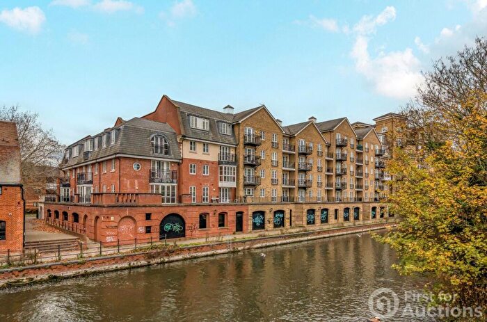 3 Bedroom Apartment For Sale In Riverside House, Fobney Street, Reading, RG1