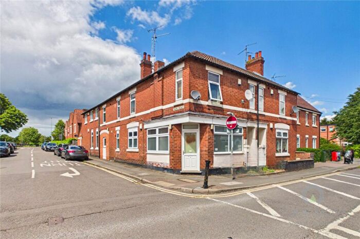 2 Bedroom Flat To Rent In Wood Street, Kettering, Northamptonshire, NN16