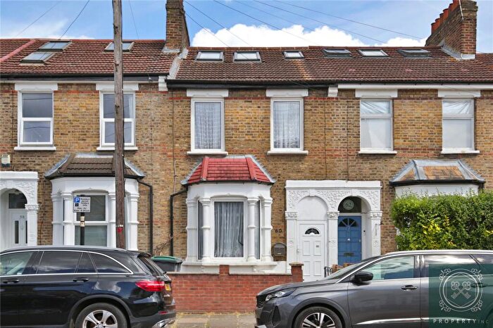 4 Bedroom Terraced House For Sale In Station Crescent, London, N15