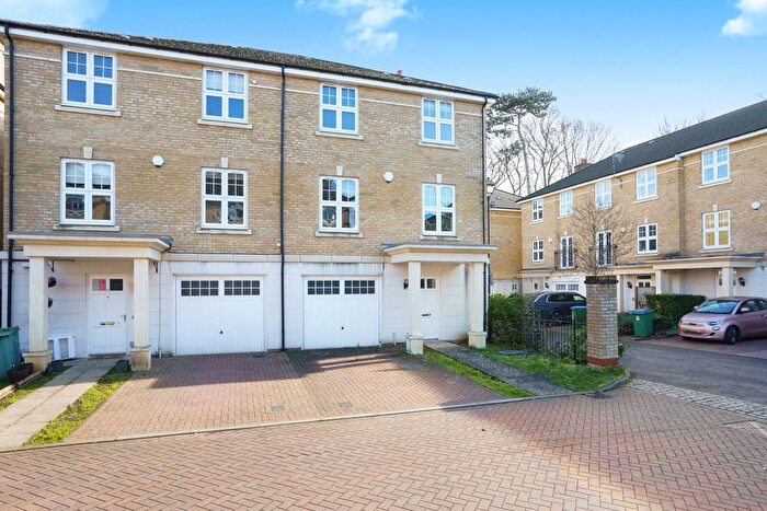 4 Bedroom Detached House For Sale In Woolman Road, Watford, Hertfordshire, WD17