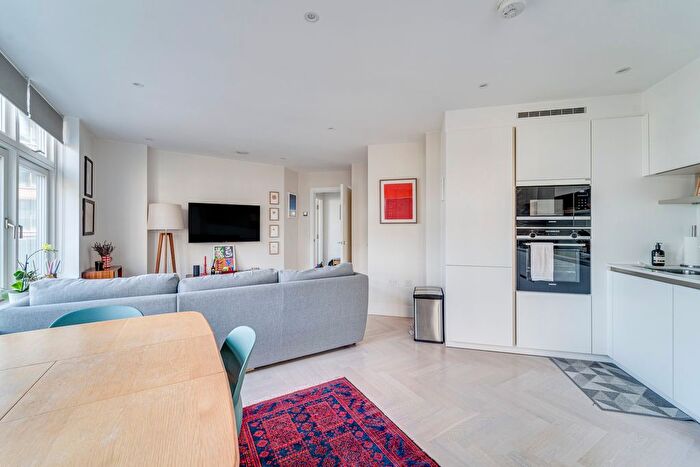 1 Bedroom Flat To Rent In Sterling Way, Islington, London, N7